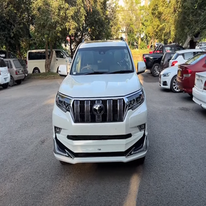 Excellent état Toyota Land Cruisers prêt à l'achat en stock frais et propre avec service de livraison rapide disponible - Product Image 4