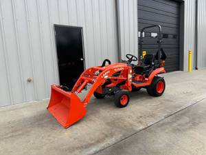รถแทรกเตอร์อเนกประสงค์ขนาดเล็ก Kubota BX1880 18 แรงม้า พร้อมที่ตักด้านหน้าสำหรับขาย - Product Image 4