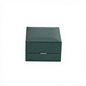 Caja de Joyería de Piel Sintética de Alta Calidad con Tapa Abatible, Diseño Cuadrado Moderno y Logotipo Personalizado al por Mayor - Product Image 3