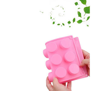 Molde de Silicona Cilíndrico Pequeño de 15 Cavidades para Chocolate, Bandeja Antiadherente para Cubitos de Hielo, Material de Grado Alimenticio para Hornear Postres y Pasteles, Apto para Congelador - Product Image 3