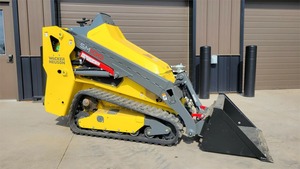 Minicargadora Compacta Wacker Neuson SM100 con Garantía de 1 Año, Motor Diésel, Caja de Cambios, Alto Momento de Carga, para Construcción y Agricultura - Product Image 4