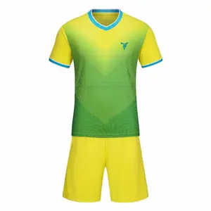 2021 동향 사용자 정의 축구 저지 세트 팀 유니폼 착용 훈련 도매 최신 저렴한 양면 중국에서 만든 남성 수량