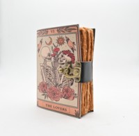 Acheter un journal en cuir, un carnet, un livre de sorts, un grimoire, un journal imprimé, un journal pour les amoureux du tarot, un journal spirale gothique, un journal pour les amoureux des crânes