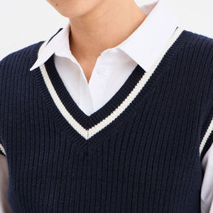 Chaleco de Punto sin Mangas con Cuello en V para Mujer, Suéter para Invierno, Elegante, Cálido, Suave, Informal, Transpirable, con Logotipo Frontal - Product Image 4