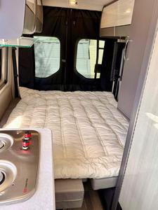 Conversión de Camper 2021 Sprinter 2500 Thor Tranquility 4x4, Motor Turbodiésel V6 - Product Image 4