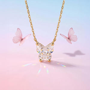 Collar de Mariposa con Diamantes y Perlas Chapado en Oro Jeulia para Mujer - Product Image 4