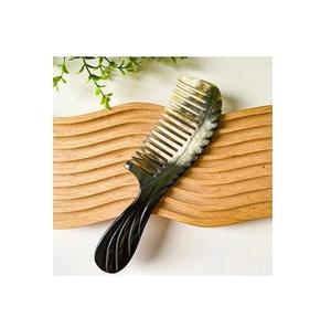 Peigne en corne de buffle fabriqué à la main personnalisé de haute qualité outil de coiffure écologique de l'Inde - Product Image 1