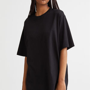 T-shirt en coton personnalisé pour femmes avec boutons décoratifs, manches courtes et logo sérigraphié - Product Image 2