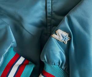 Veste universitaire en satin lourd de luxe, broderie personnalisée en chenille, veste bomber streetwear pour hommes, veste de baseball en gros - Product Image 5