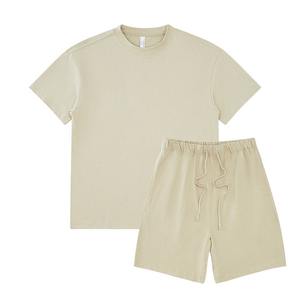 Ensemble deux pièces personnalisé de haute qualité short et t-shirt décontractés d'été pour hommes vêtements à motif solide brodé en gros - Product Image 3