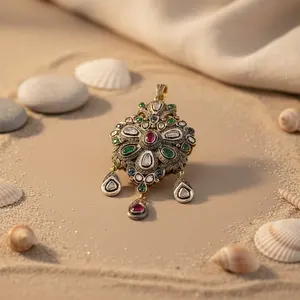 Pendentif vintage en argent émeraude et rubis pour femmes, plaqué or, bijoux religieux avec zircon et perle comme pierres principales - Product Image 2