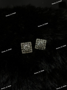 Boucles d'oreilles clous en moissanite taille ronde, argent 925, sertissage halo pavé baguette, bijoux de luxe hip-hop unisexe - Product Image 4