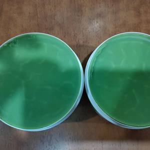 Pomade capillaire biologique à prix d'usine, tenue moyenne et brillance lissante, longue durée 48h, à base de plantes, certifiée ISO, pour coiffure - Product Image 1