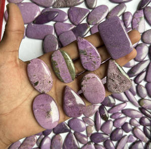 Natural Stichtite Loose Cabochon Piedras preciosas Forma y tamaño mixtos para la fabricación de joyas Lote surtido incluido - Product Image 1