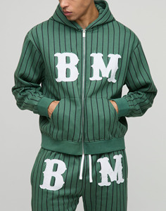 Conjunto de chándal holgado personalizado para hombre, Sudadera con capucha de gran tamaño y pantalones de chándal diseñados para el movimiento y la comodidad - Product Image 5