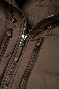 เสื้อแจ็คเก็ตบับเบิ้ลดาวน์คุณภาพสูงสำหรับผู้ชายในฤดูหนาว บรรจุใยขนเป็ดขาวพรีเมียมเพื่อความอบอุ่นเหนือระดับ เหมาะสำหรับผู้ซื้อขายส่งทั่วโลก - Product Image 5