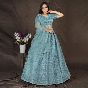 Lehenga Choli de Lujo con Bordado a Mano Intrincado, Elegante Conjunto de Vestimenta Nupcial y Festiva para Celebraciones - Product Image 3