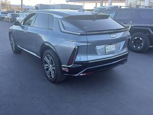 Cadillac LYRIQ 2023 d'occasion en excellent état, SUV 4 portes de luxe - Product Image 2