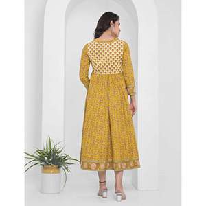 Vestido Anarkali Largo de Algodón Color Mostaza con Estampado Étnico y Otros Accesorios Étnicos - Product Image 6