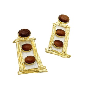 Boucles d'oreilles plaquées or Boucles d'oreilles élégantes en forme de goutte et pierre précieuse Boucles d'oreilles en plaqué or de créateur Bijoux de mode - Product Image 1