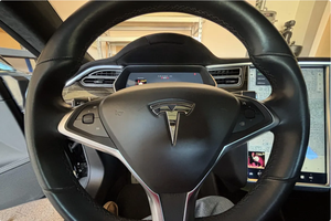 PRÊT À CONDUIRE - VÉHICULE D'OCCASION À VOLANT À GAUCHE |   Conduite à droite |   ORIGINALLL-OWNERRR 2015 TESLLLA MODELLSS S P85D - Product Image 4