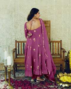 Vêtements Ethniques Georgette Lourde Haute Qualité Designer Robe Ensemble Anarkali Robe Dupatta ensemble solide motif pas cher - Product Image 3