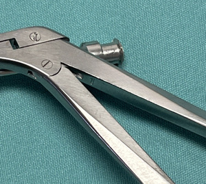 Nouvelle pince d'aspiration nasale de vente chaude, pince d'aspiration nasale chirurgicale personnalisée ORL Medic Instruments par Pentax Surgical - Product Image 3