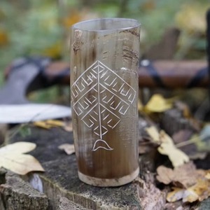 Gobelet en corne de buffle et de boeuf naturel poli de luxe authentique verre à liqueur viking médiéval avec base en bois style animal - Product Image 5