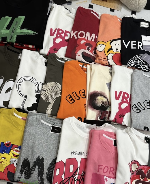 Factory Direct Sales of Men's New T-shirt Loose Casual Trendy Brand Women's Top Wholesale