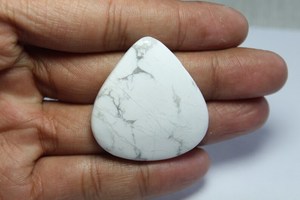 100% naturel meilleure qualité poire coupe forme lisse Howlite Cabochons pour la mise en bijoux utilisation à des prix abordables par le vendeur indien - Product Image 4