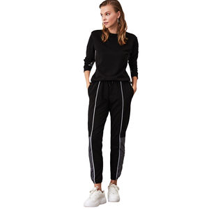 Nouveau design noir pull sweat-shirt à manches longues survêtement de sport avec un design unique ensemble de 2 pièces pour femmes - Product Image 6