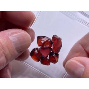Gemas de Granate Rojo en Forma de Corazón y Pera - Granate de Malaya de Alta Calidad del Valle de Umba, Tanzania - Product Image 2