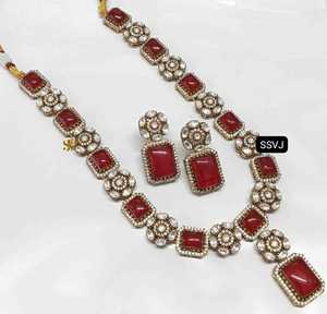 Ensemble collier et boucle d'oreille Polki de créateur de luxe en laiton plaqué or bijoux de fiançailles pour mariage et fêtes - Product Image 1