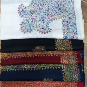 ผ้าคลุมไหล่ขนสัตว์สำหรับผู้หญิงสีพื้นผ้าคลุมไหล่ขนสัตว์ดีไซน์แบบยาวจากโรงงาน - Product Image 1