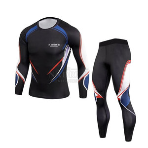 Acabado suave y diseño ceñido para el rendimiento, juego de gimnasio de dos piezas con ajuste cómodo y tela ventilada - Product Image 1