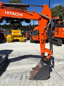 Mini-excavatrice Hitachi 3 tonnes ZX30U-5A neuve/d'occasion, importée d'origine, petite, avec moteur et composants de transmission. - Product Image 3