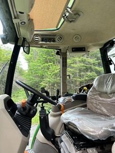 Comprar Tractor de ruedas John Deer 5090M, opción usada de la mejor calidad, núcleo de potencia nominal de 90HP de Canadá, incluido el rodamiento disponible para la venta - Product Image 3