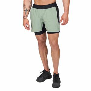 Pantalones cortos deportivos de secado rápido de doble capa informales para hombre al por mayor pantalones cortos de ejercicio de gimnasio para verano patrón liso teñido - Product Image 1