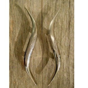 Poignées de porte en laiton massif de qualité supérieure pour armoires et tiroirs, élégantes poignées de meubles avec un attrait vintage, décoration intérieure - Product Image 1
