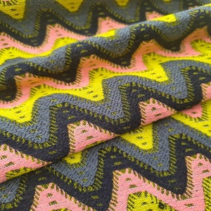Tissu tissé Jacquard multicolore de luxe garçons filles teint en fil respirant matériau de sac lourd motif zigzag tricoté en chaîne - Product Image 2