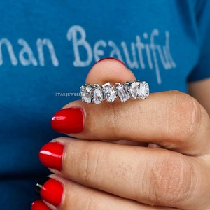 แหวนแต่งงานคริสเตียนทรงอินฟินิตี้ทองคำแท้ 14K ประดับเพชรโมอิสซาไนต์ทรงบริลเลียนท์คัทหลากหลายรูปทรง - Product Image 2