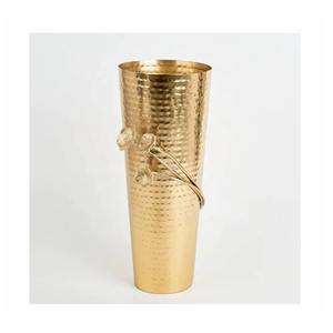 Vase en tôle martelé doré classique avec de beaux dessins, pièce maîtresse décorative artisanale pour les mariages et les occasions festives - Product Image 1