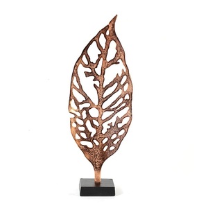 Sculpture décorative moderne pour bureau à domicile nouveauté artisanat en métal fini or pour la décoration de table de bureau - Product Image 2