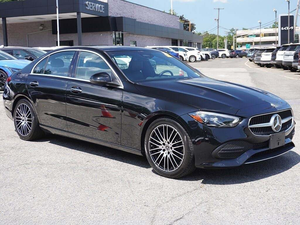 Mercedes-Benz Classe C C300 Berline 4MATIC 2023 d'occasion noire exceptionnelle avec jantes en alliage, système de navigation en cuir, démarrage à distance, conduite à gauche, intérieur sombre - Product Image 4