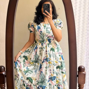 Blanc indien Designer femmes coton doux belle imprimé une pièce robe Designer mariage et fête porter robe en soie - Product Image 1