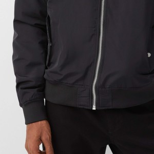 Meilleure vente Conception personnalisée bombardier à col montant pour hommes veste d'hiver Streetwear imperméable de couleur unie avec logo à l'avant pour garçons - Product Image 3
