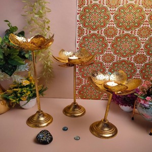 Prix de gros Brillant Diya Forme Fleur Décoratif Urli Bol pour La Maison Diwali Décoration Articles - Product Image 2