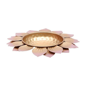Beauté en laiton L'urli parfait pour les espaces sacrés Lueur intemporelle Urli en laiton exquis pour chaque occasion - Product Image 3