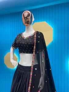 Lehenga Choli de Algodón para Fiesta de Invierno Navratri, Hermoso, Sin Arrugas, de Secado Rápido, con Dupatta Adornada - Product Image 6