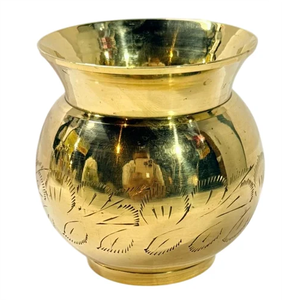 Lota en laiton pur vintage de haute qualité avec gravure, finition polie pour une utilisation en cuisine, article de cuisine antique arabe Lutiya - Product Image 1